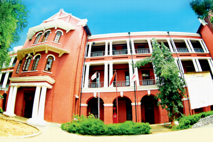 https://cache.careers360.mobi/media/colleges/social-media/media-gallery/14225/2019/2/21/College Building of  Government Arts College Thiruvananthapuram_Campus-View.png